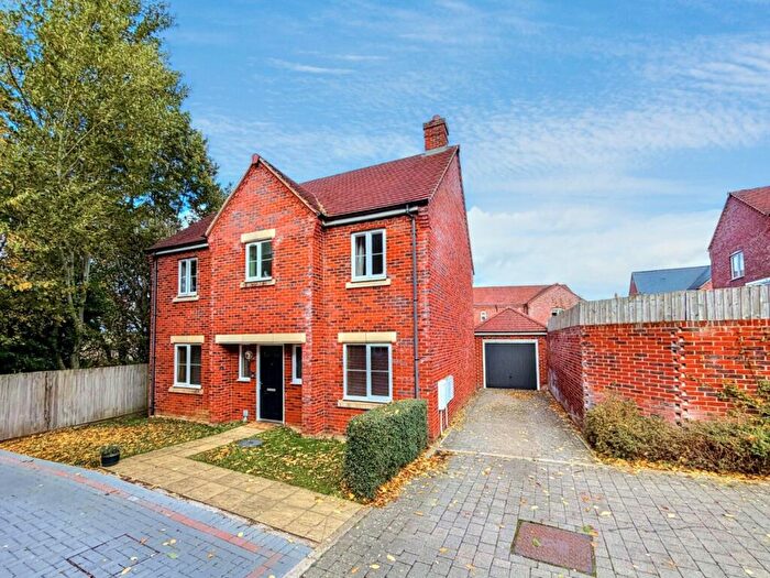 4 Bedroom Detached House For Sale In Cottesbrooke Close, Daventry, NN11