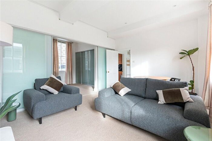 1 Bedroom Flat For Sale In Islington Park Street, London, N1