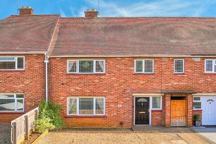 3 Bedroom Terraced House For Sale In Gorse Road, Kettering, Northamptonshire, NN16