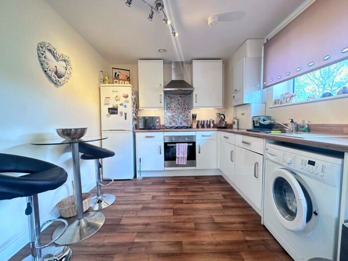 2 Bedroom Apartment For Sale In Dorchester Road, Weymouth, DT4