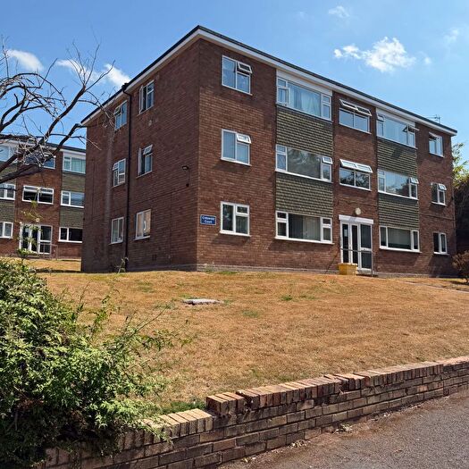 2 Bedroom Flat To Rent In Cotswold Court, Hill Village Road, Sutton Coldfield, B75