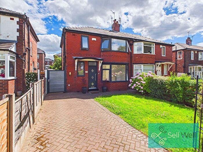 3 Bedroom Semi-Detached House For Sale In Lancaster Road, Salford, M6