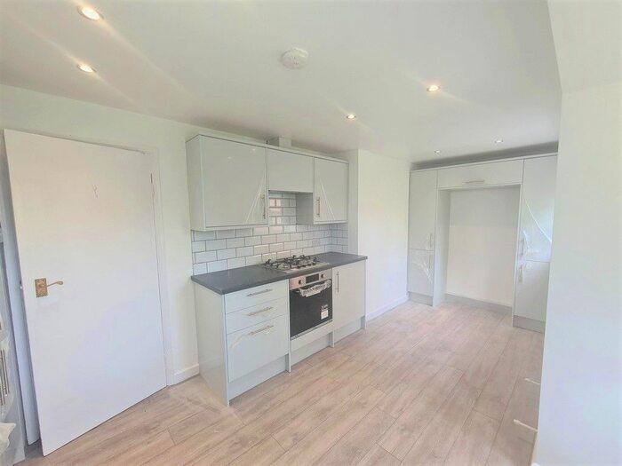 4 Bedroom Detached House To Rent In Launde Road, Oadby, Leicester, LE2