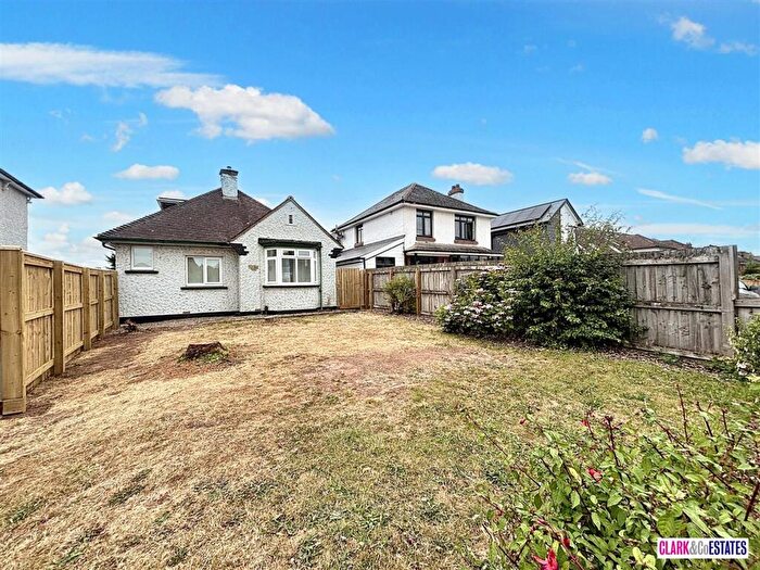 3 Bedroom Detached Bungalow For Sale In Exeter Road, Topsham, EX3