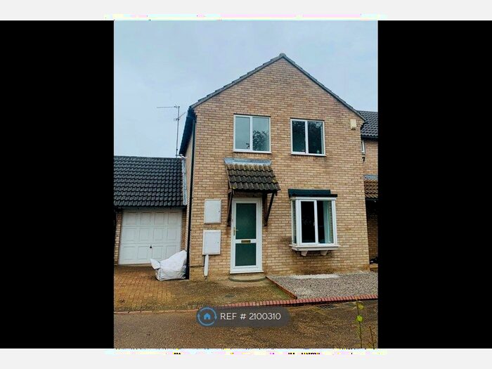 3 Bedroom Semi-Detached House To Rent In Tintagel Court, Peterborough, PE3