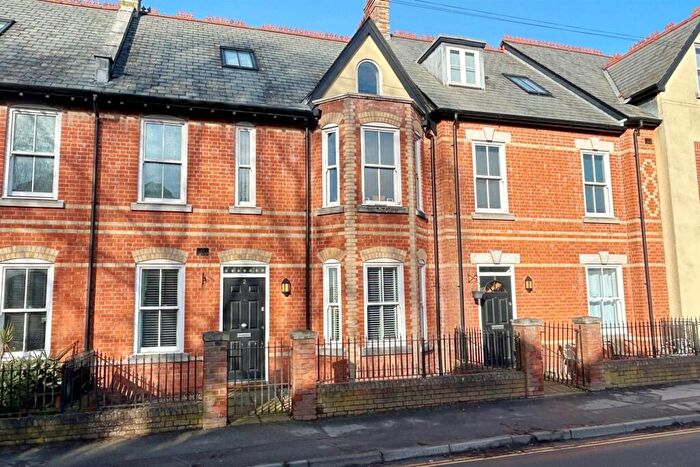 2 Bedroom Flat To Rent In Blandford Town Centre, DT11