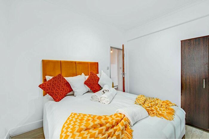 4 Bedroom House To Rent In Mitchley Road, London, N17