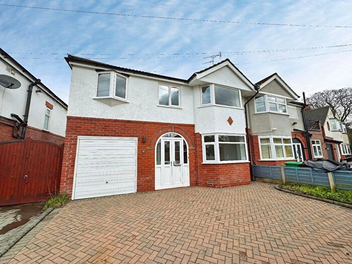 4 Bedroom Semi Detached House For Sale In Deneford Road, Didsbury, Manchester, M20