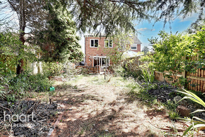 4 Bedroom Semi-Detached House For Sale In Savage Road, Chatham, ME5