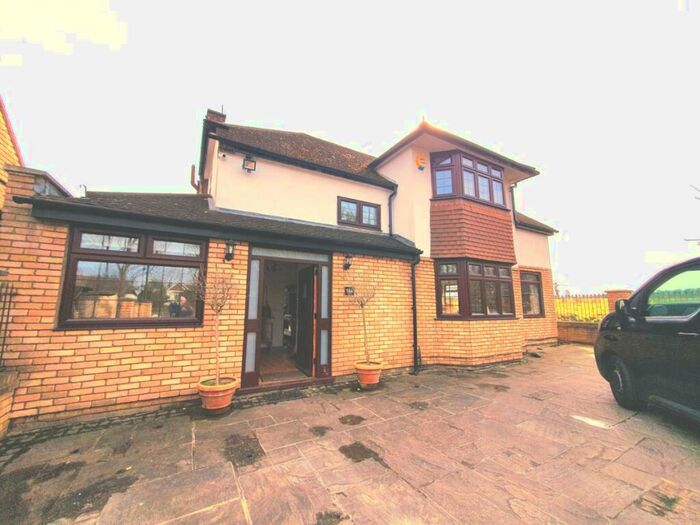4 Bedroom Detached House To Rent In Enfield Road, Oakwood, EN2