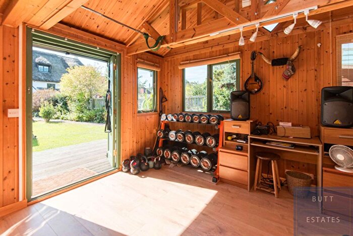 2 Bedroom Cottage For Sale In The College, Ide, Exeter, EX2