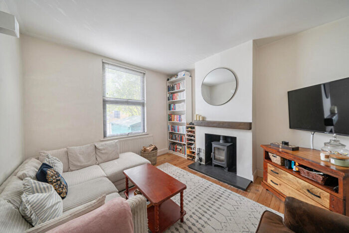 3 Bedroom Terraced House For Sale In Pembroke Road, London, N10