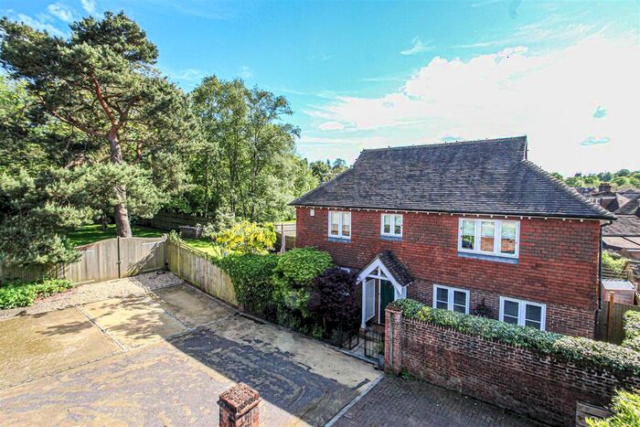 3 Bedroom Detached House For Sale In Wells Place, Westerham, TN16