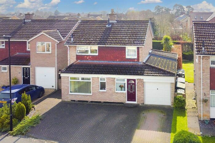 4 Bedroom Property For Sale In White House Grove, Elvington, York, YO41