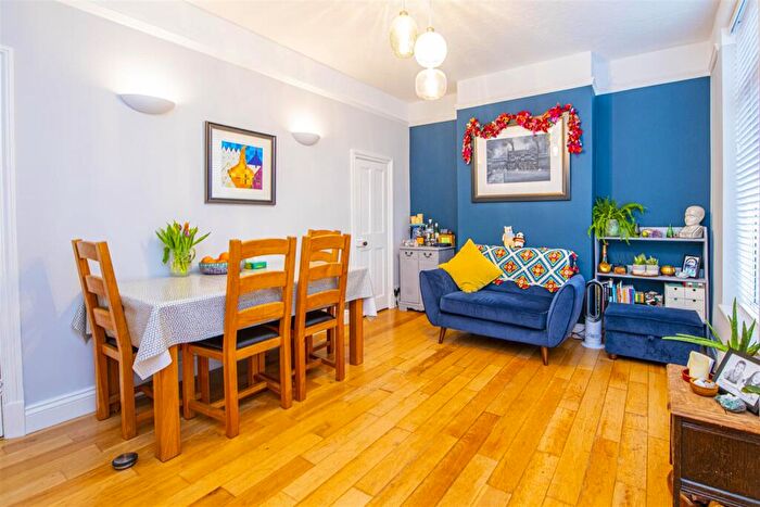 3 Bedroom Terraced House For Sale In Rockingham Road, Kettering, NN16