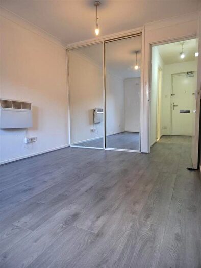 1 Bedroom Flat To Rent In Harts Lane, Barking, IG11