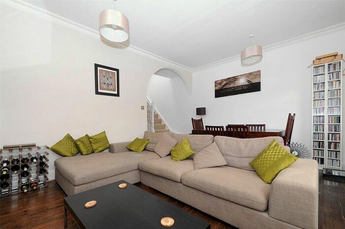 3 Bedroom Maisonette To Rent In Adelaide Grove, London, W12