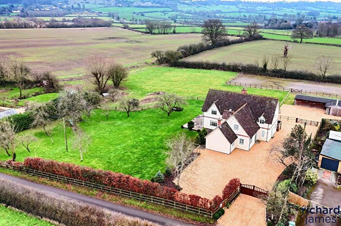 5 Bedroom Detached House For Sale In Wood Street, Clyffe Pypard, SN4