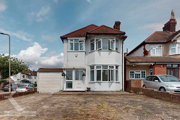 4 Bedroom Detached House For Sale In Hendale Avenue, London, NW4