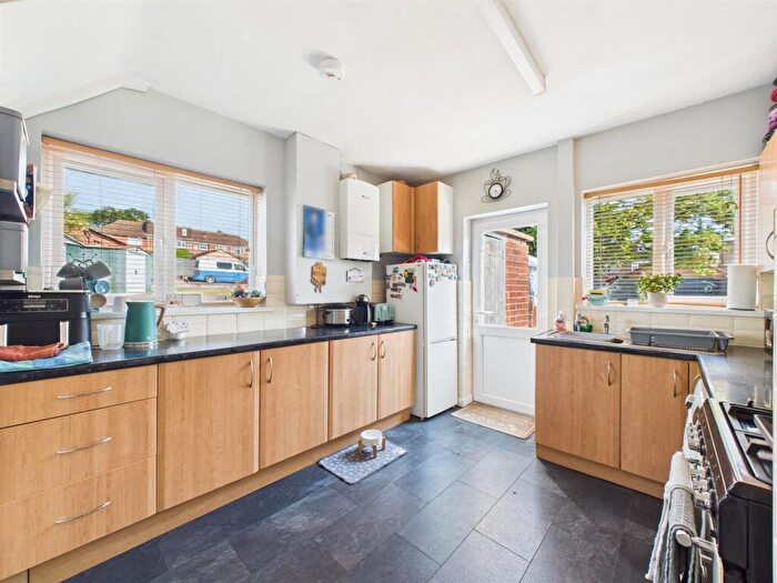 3 Bedroom End Of Terrace House For Sale In Loweswater Road, Binley, Coventry, CV3