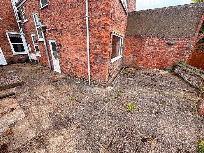2 Bedroom Cottage To Rent In Newmarket, Louth, LN11