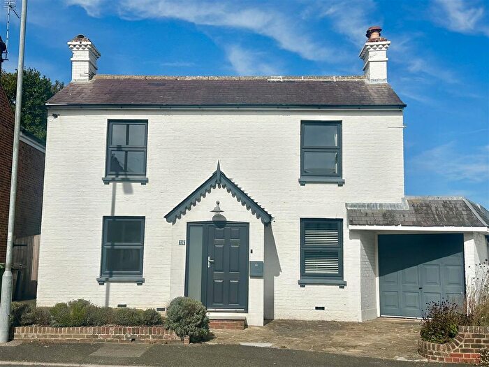 4 Bedroom Detached House For Sale In Cooden Sea Road, Bexhill-On-Sea, TN39