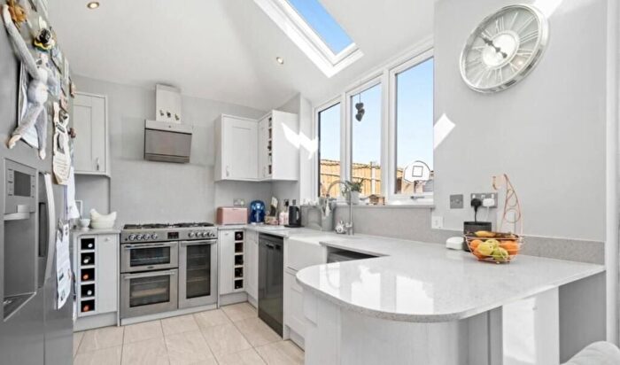 4 Bedroom Bungalow For Sale In Harrow Crescent, Romford, RM3