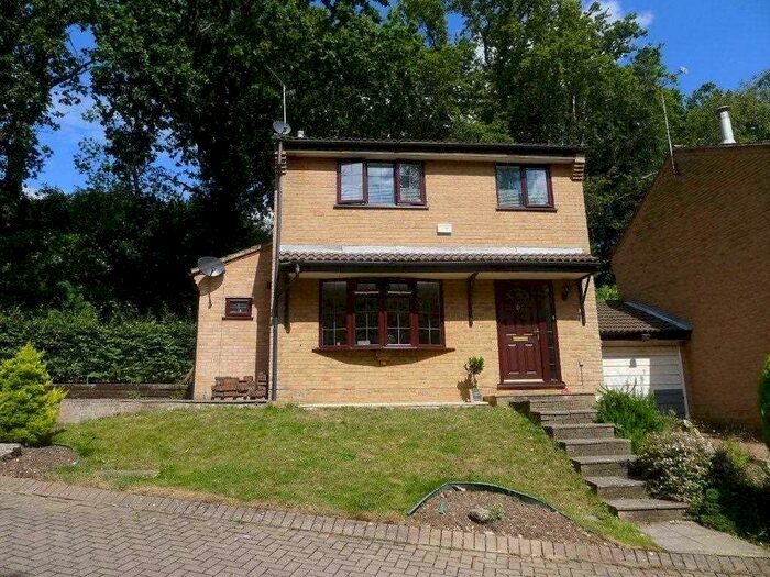 3 Bedroom Detached House To Rent In Foxtail Drive, Dibden Purlieu, Southampton, SO45