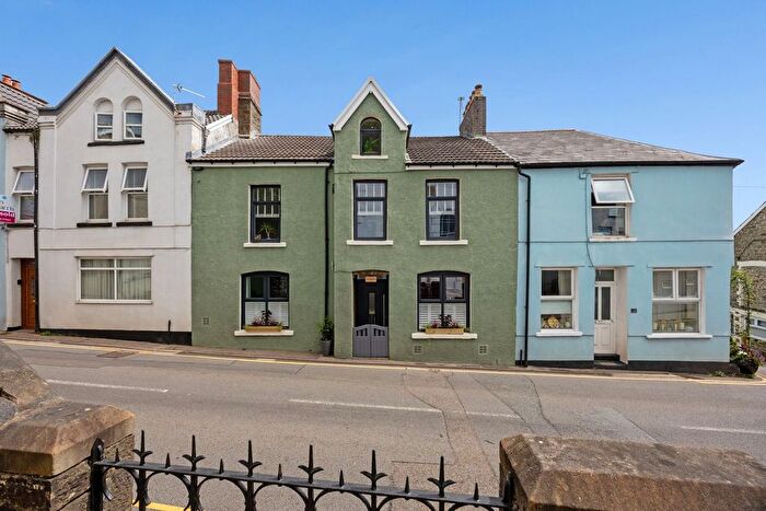 4 Bedroom Terraced House For Sale In High Street, Llantrisant, CF72