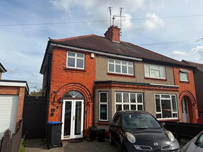 3 Bedroom Semi-Detached House To Rent In The Headlands, Northampton, NN3