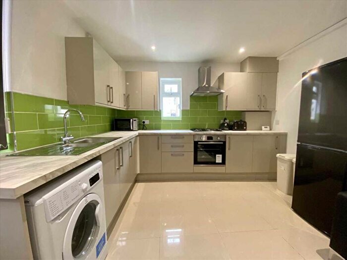 2 Bedroom Apartment To Rent In Addison Road, Plymouth, PL4