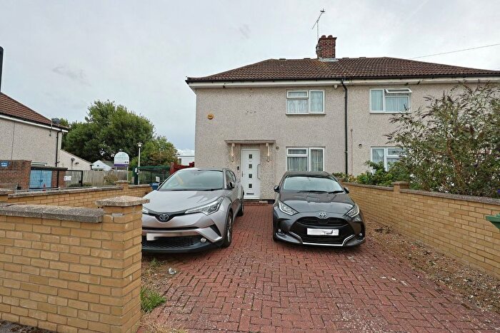 4 Bedroom Semi Detached House For Sale In Bransgrove Road, Edgware, HA8