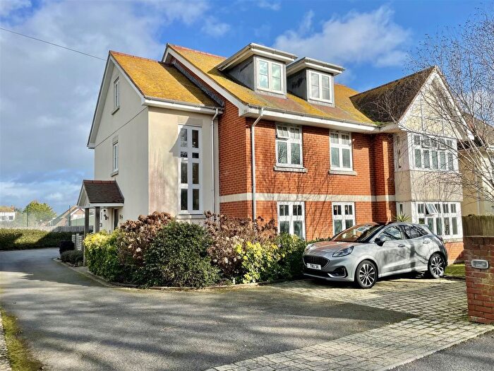 2 Bedroom Flat For Sale In Fernhill Avenue, Weymouth, DT4