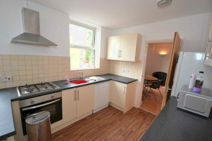 5 Bedroom Terraced House To Rent In Addington Road, Reading, RG1