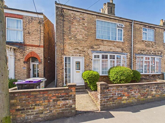 3 Bedroom Semi Detached House For Sale In Hamilton Road, Alford, LN13