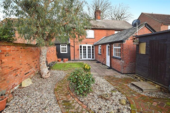 3 Bedroom Semi-Detached House For Sale In Main Road, Rettendon Common, Chelmsford, Essex, CM3