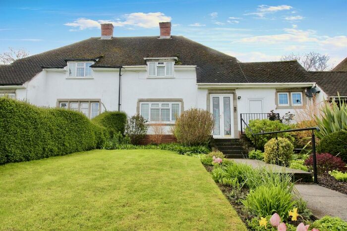 3 Bedroom Semi-Detached House For Sale In The Green, Leckwith, Cardiff, CF11