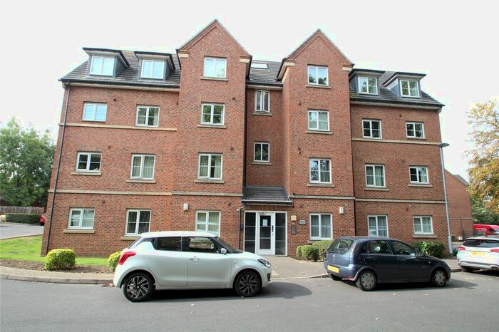 2 Bedroom Flat To Rent In Castle Grove, Pontefract, West Yorkshire, WF8