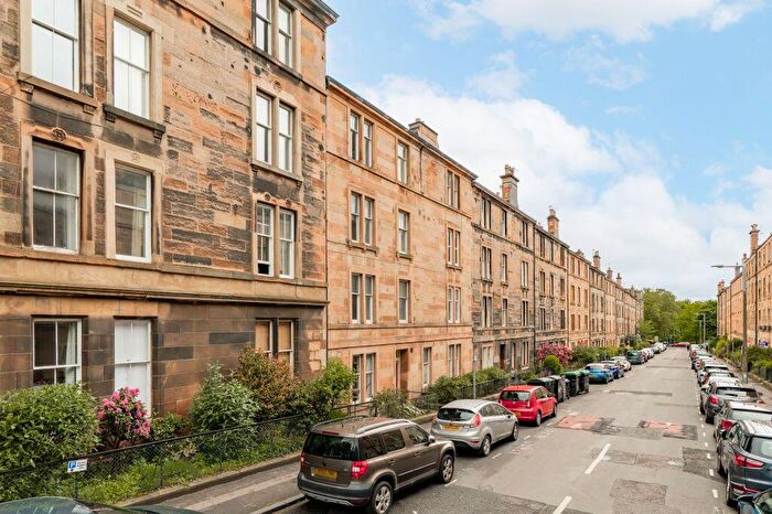 2 Bedroom Flat For Sale In / Livingstone Place, Edinburgh, EH9