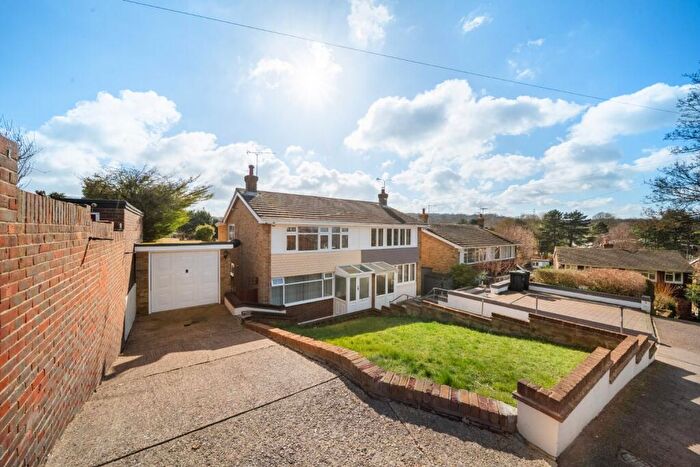 4 Bedroom Semi-Detached House For Sale In Lyndhurst Way, Istead Rise, Gravesend, Kent, DA13