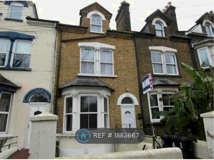 1 Bedroom Flat To Rent In Chatham, Chatham, ME4