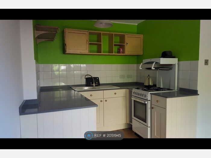 1 Bedroom Flat To Rent In Westbourne Park Road, London, W11