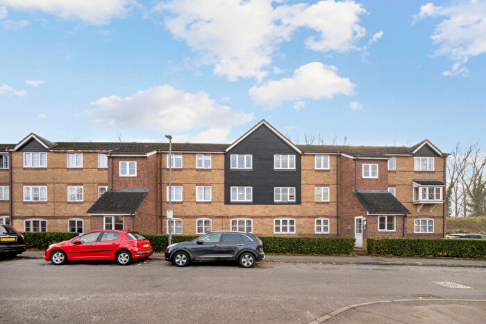 1 Bedroom Apartment To Rent In Donald Woods Gardens, Surbiton, KT5