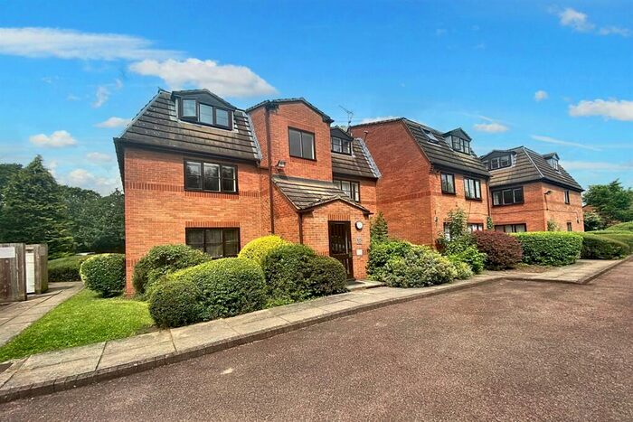 1 Bedroom Flat To Rent In Gladbeck Way, EN2