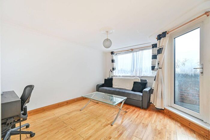 1 Bedroom Flat To Rent In Talbot Road, Westbourne Park, London, W11