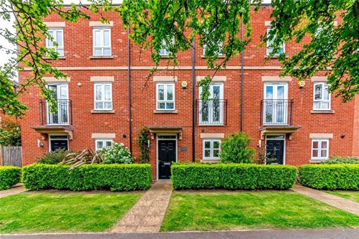 3 Bedroom Detached House For Sale In Racecourse Road, Newbury, RG14