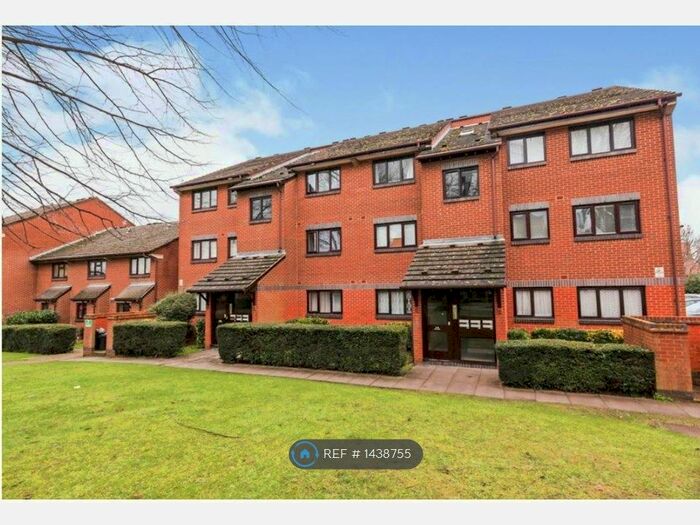 1 Bedroom Flat To Rent In Limetree Walk, London, SW17