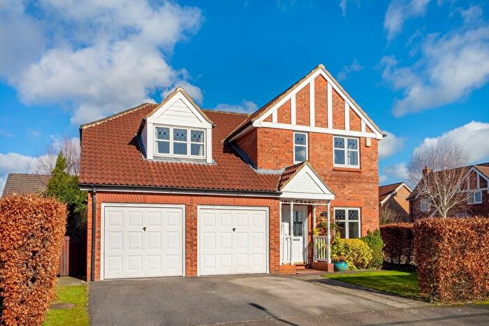 4 Bedroom Detached House For Sale In Pentire Close, York, YO30
