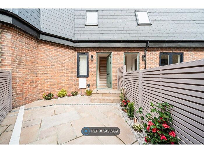 1 Bedroom Terraced House To Rent In Waldeck Road, London, W4