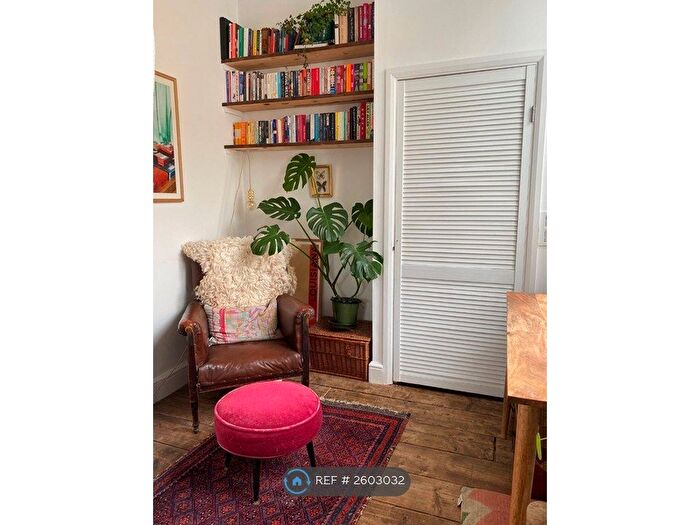 2 Bedroom Flat To Rent In Flamingo House, London, E2